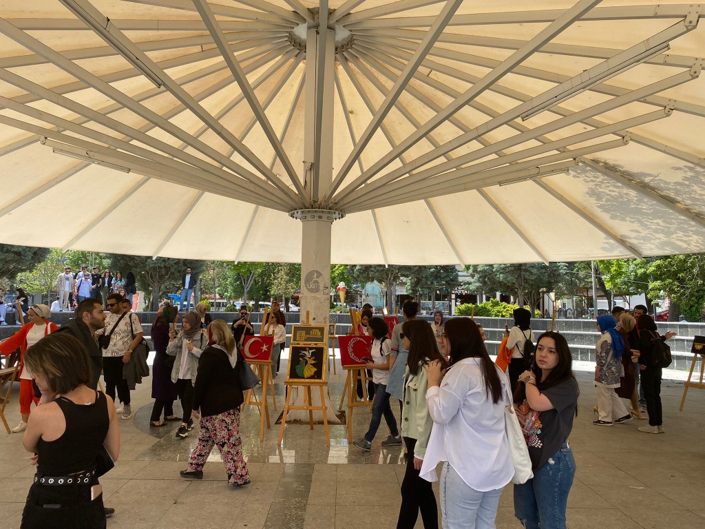 Beypazarı Aile Destek Merkezinde (ADEM) Açılan Kurslara Katılanların Yaptıkları Ürünler Sergilendi