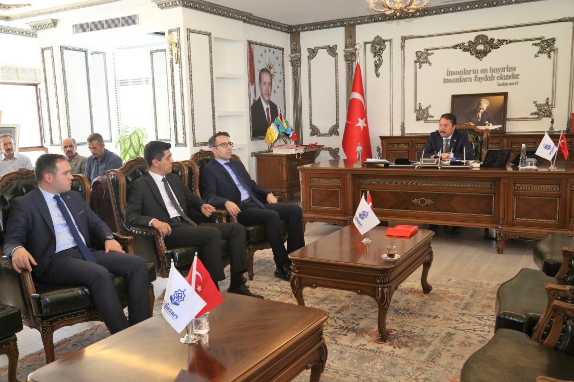 Kaymakamımız, Beypazarı Belediye Başkanlığına seçilen Dr. Özer KASAP ‘ı Ziyaret Etti