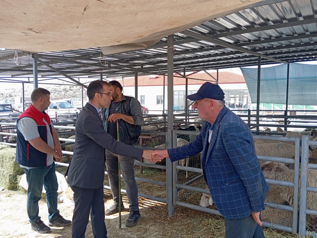 Kurbanlık Pazarı Ziyaret Edildi