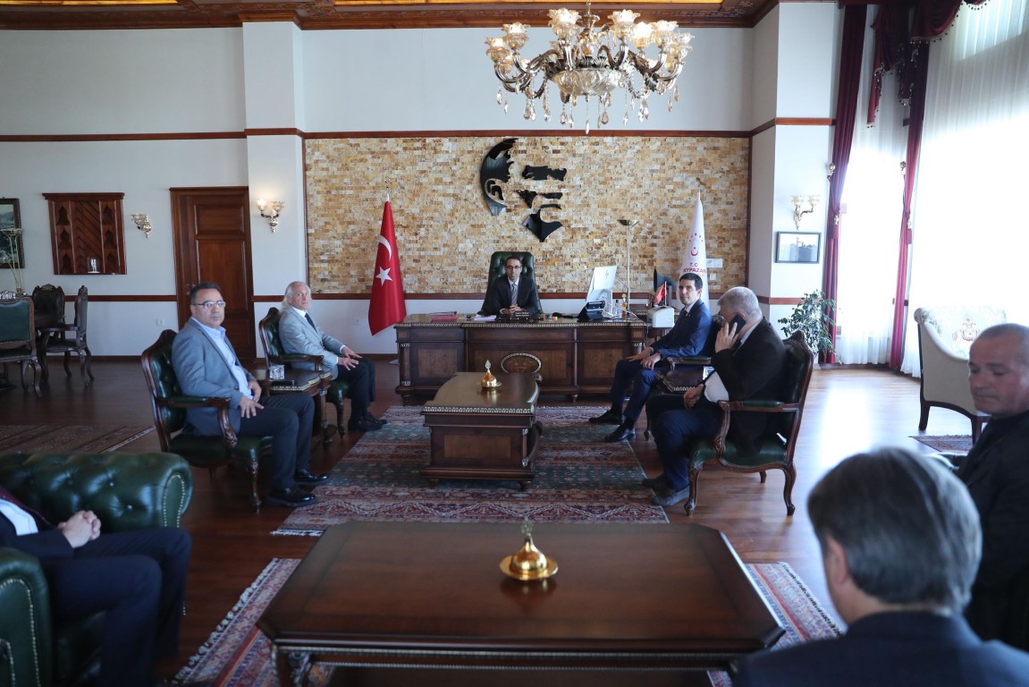 İnşaatı Devam Eden Yeni İlçe Sağlık Müdürlüğü Hizmet Binasında İncelemelerde Bulunuldu
